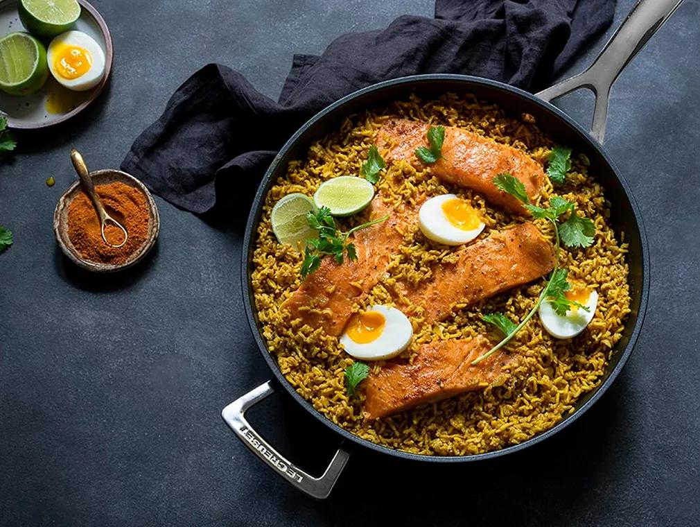 Riz au curry et saumon cuit à la vapeur