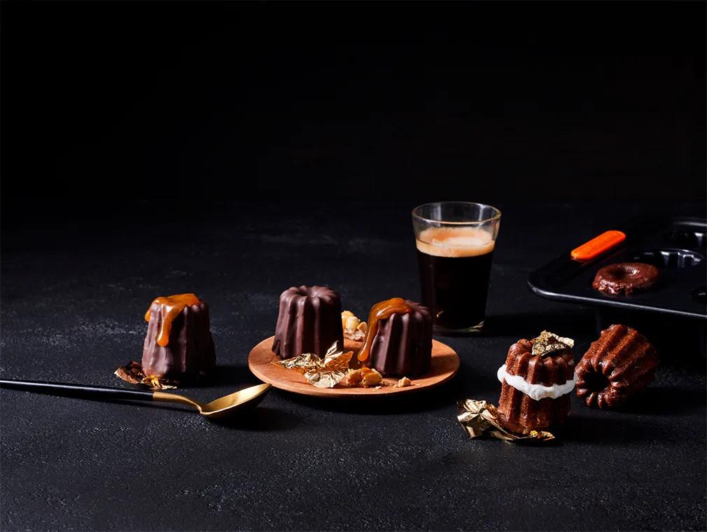 Cannelé de Pâques au chocolat, caramel et cacahuète