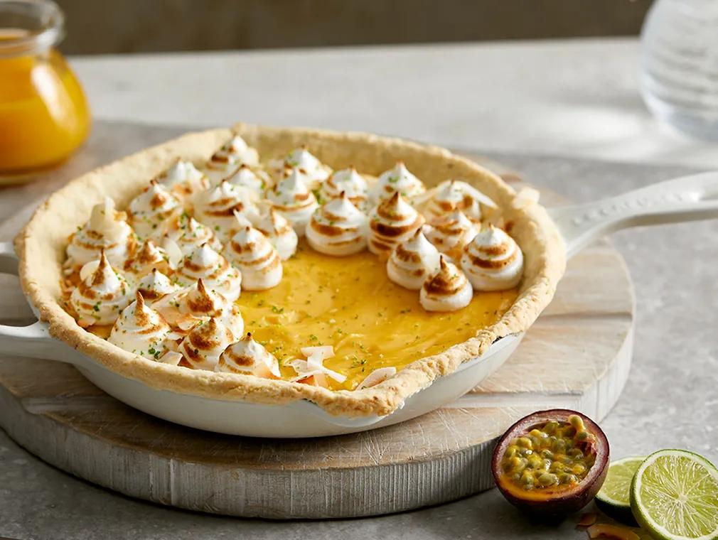 Tarte Tropicale Meringuée et Noix de Coco Grillée