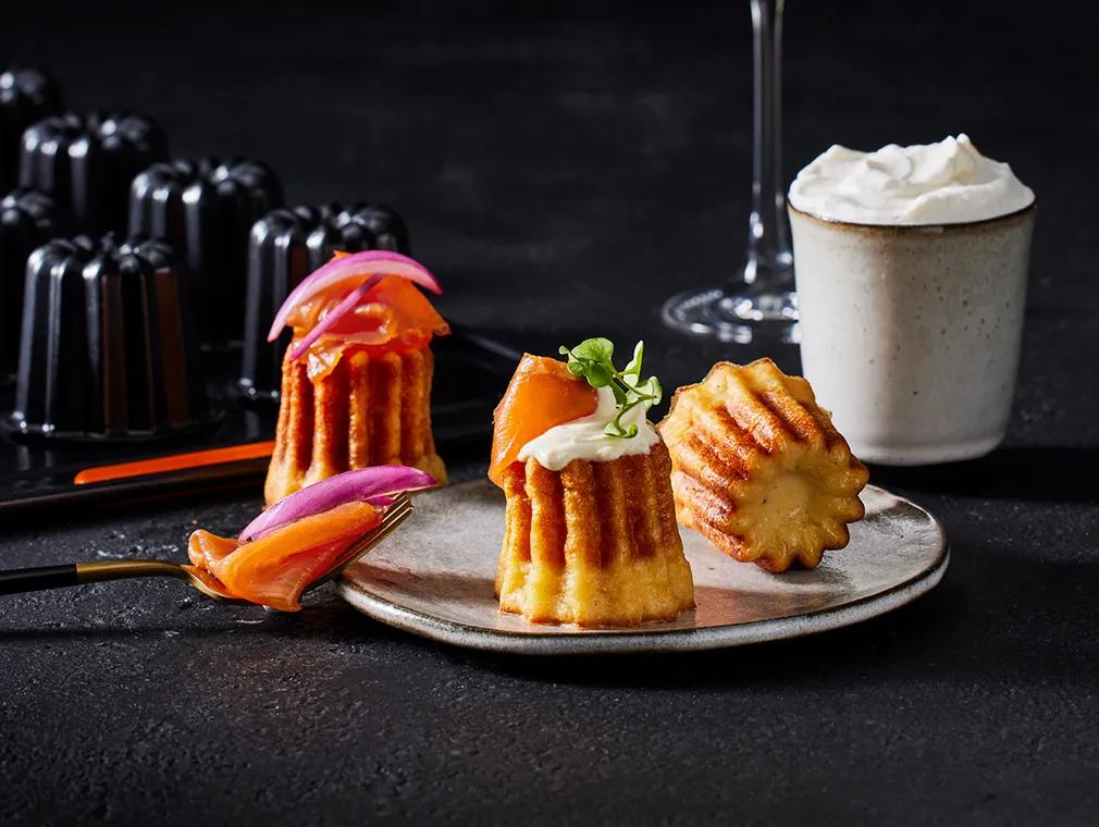 Cannelés aux deux saumons et ciboulette