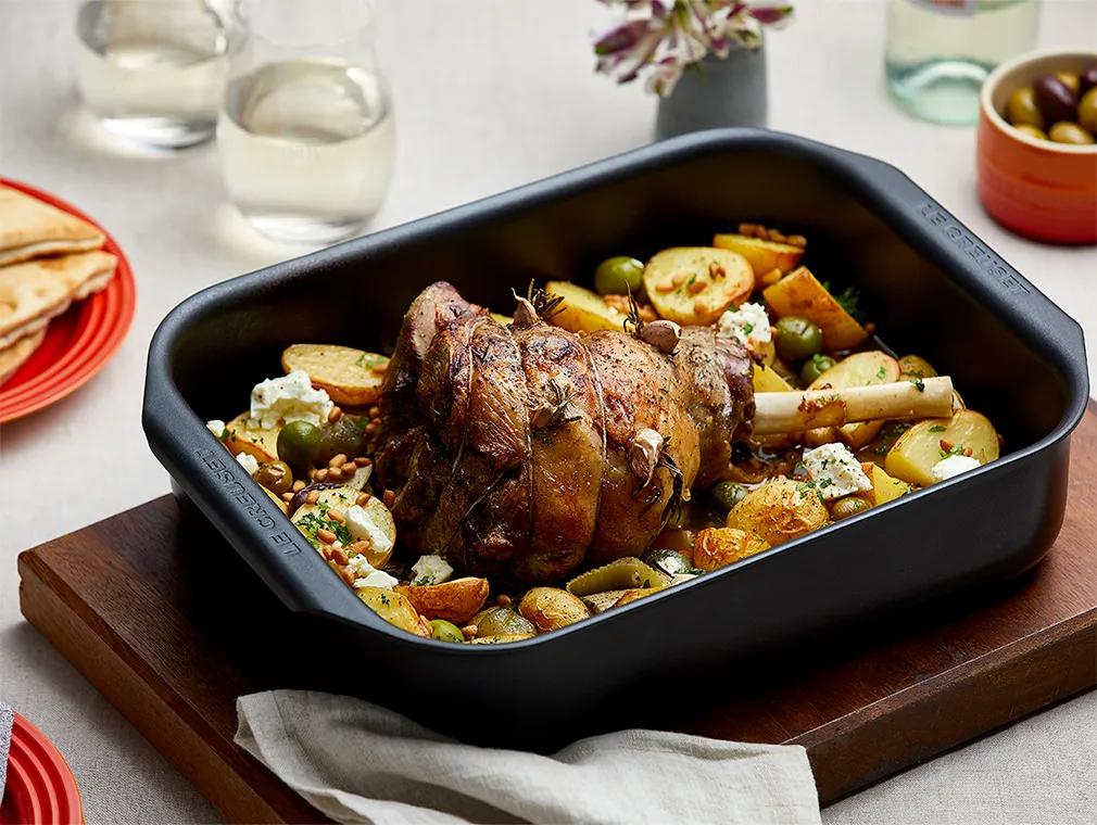 Gigot d'agneau à la feta, aux olives et au fenouil