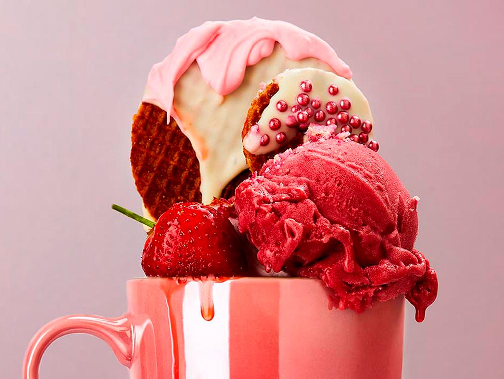 Gourmandise glacée et gaufres au caramel