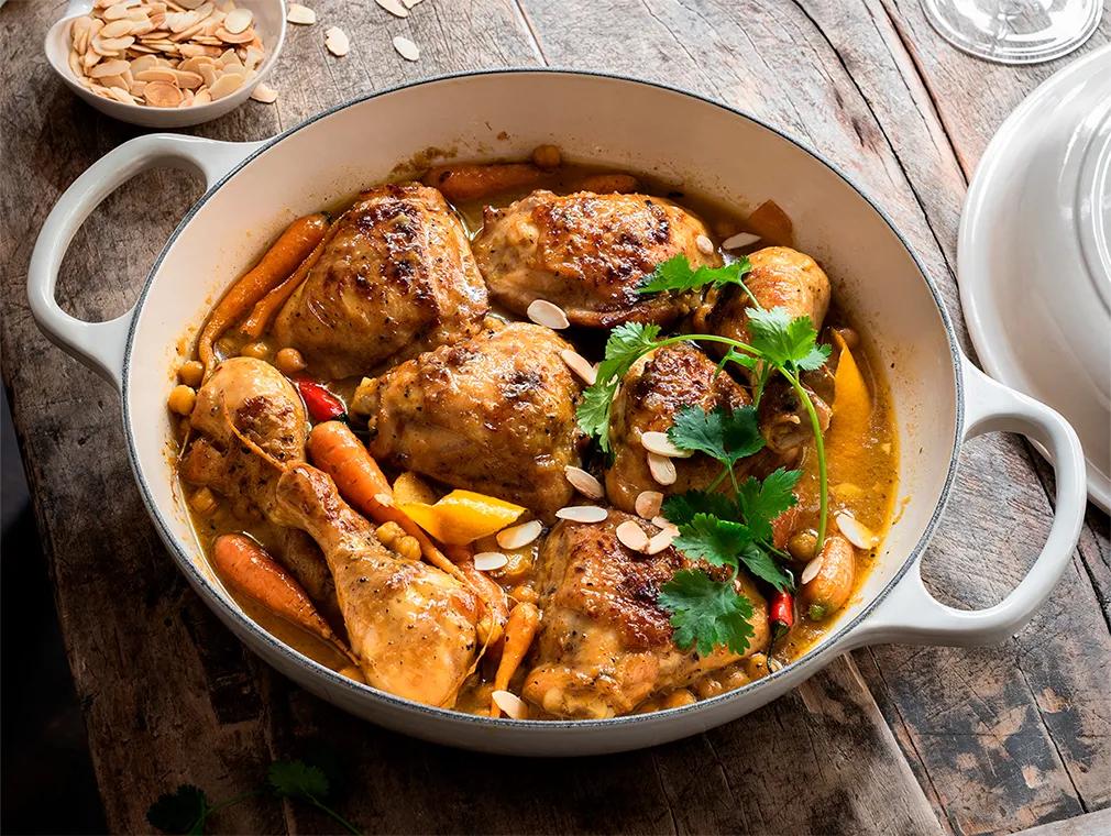 Plat de poulet au safran et au miel à la sauce orange-gingembre