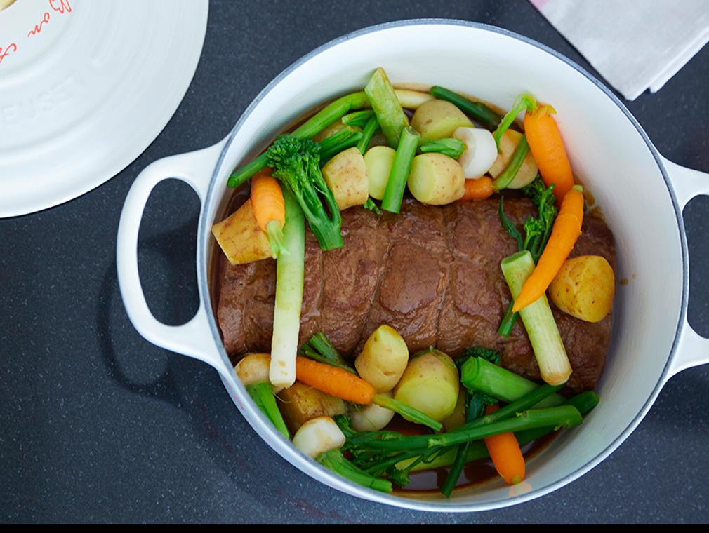 Gigue de Chevreuil Rôtie aux Petits Légumes