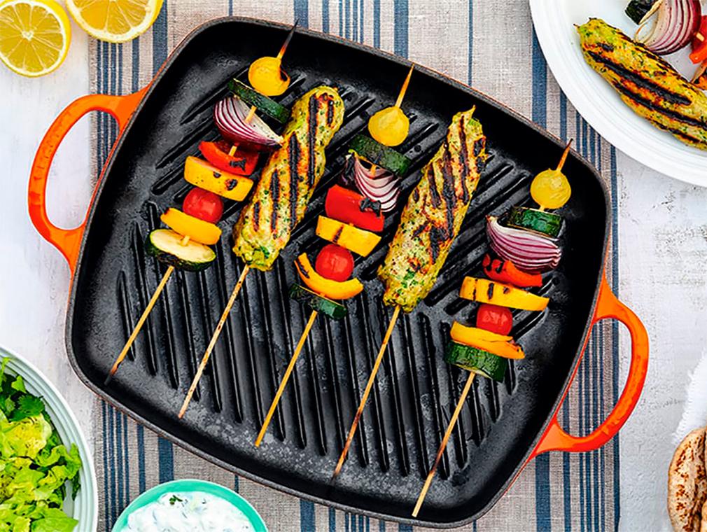 Brochettes méditaréennes de légumes et Brochettes de Keftas de poulet