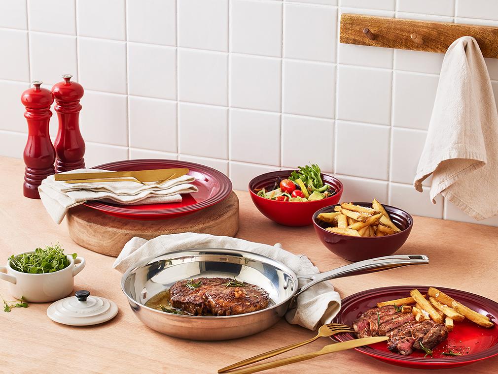 Faux-filet déglacé et ses pommes-de-terre frites en double cuisson