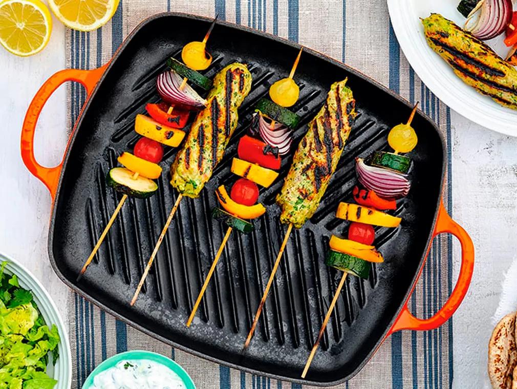 Brochettes méditaréennes de légumes et Brochettes de Keftas de poulet