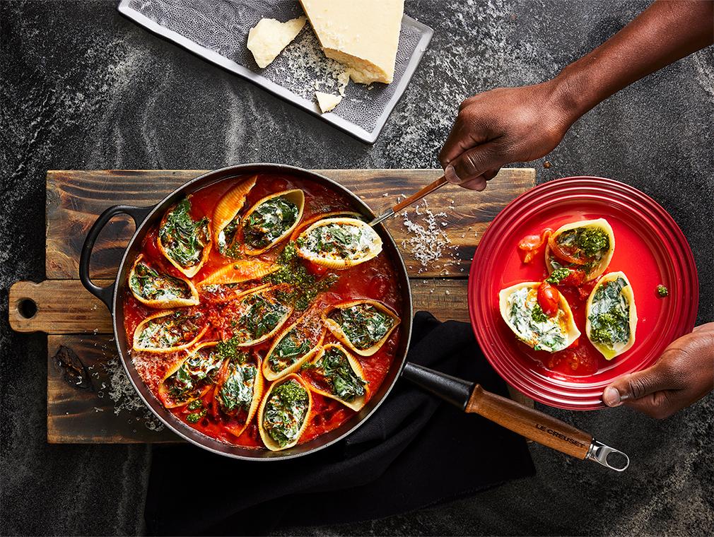 Conchiglionis farcis à la sauce arrabbiata
