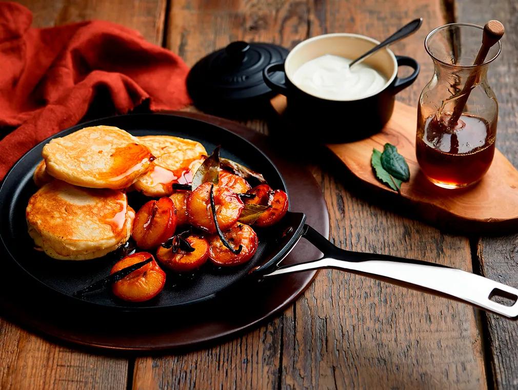 Scones aux prunes grillées et au miel